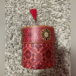 Punch studio cylinder container